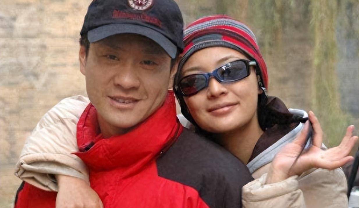 演员连奕名:成名后抛妻弃子,转身迎娶杨若兮,前妻红了,他糊了