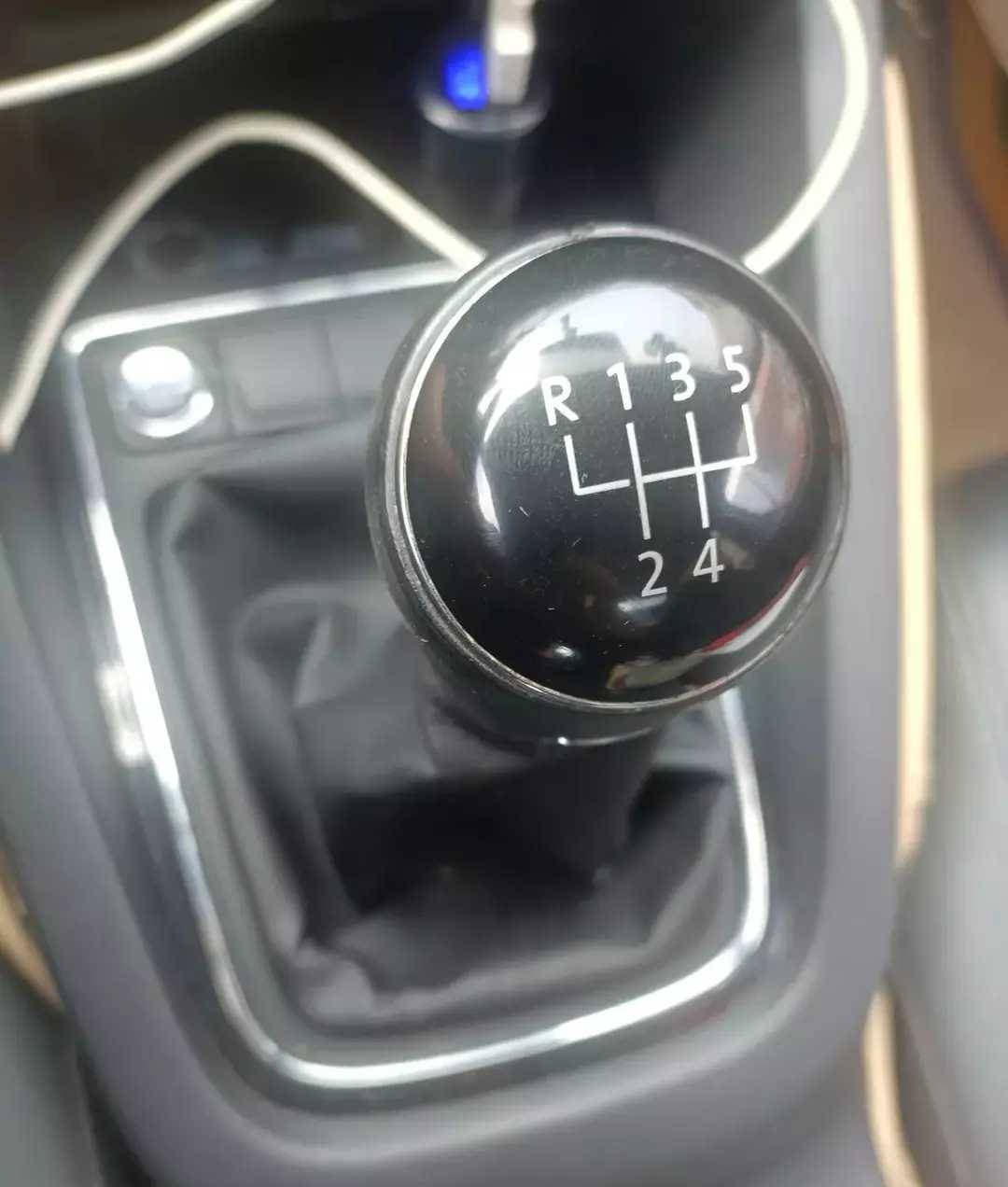 懂车的司机通常会选择购买手动挡汽车_搜狐汽车_搜狐网