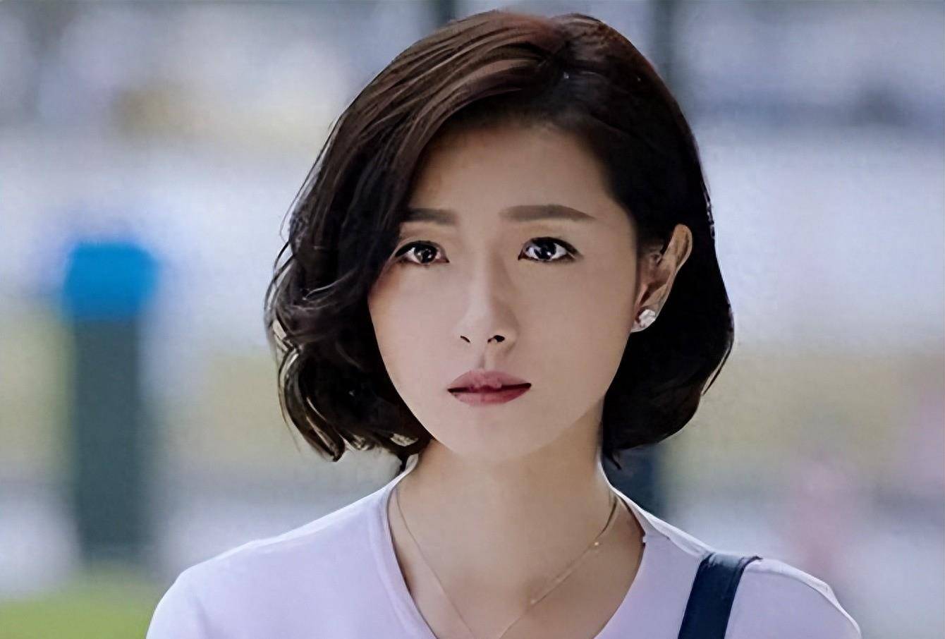 当红明星被“潜规则”7次，事业巅峰期意外生子，生父是谁仍是谜_搜狐网