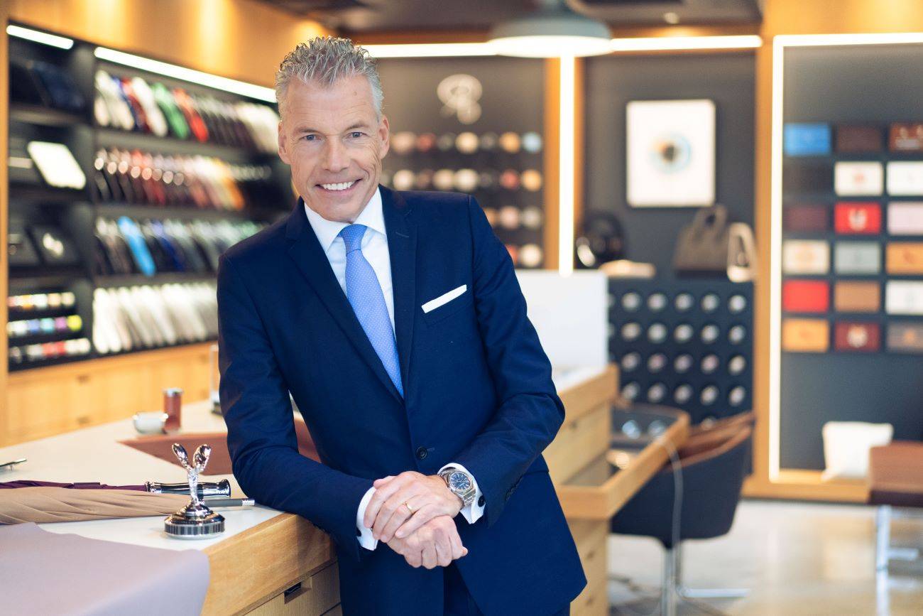 劳斯莱斯汽车宣布首席执行官托斯顿·穆勒·乌特弗斯先生即将荣退