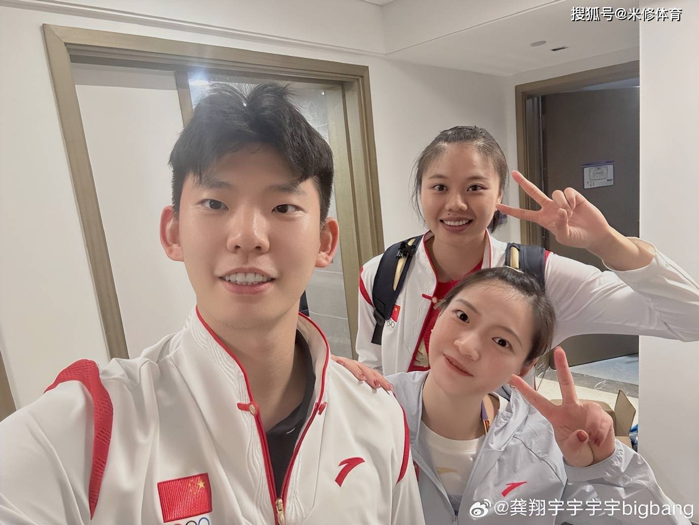 黄雅琼晒与刘雨辰合影,低调官宣恋情,龚翔宇帮忙"撒糖"_中国羽毛球队