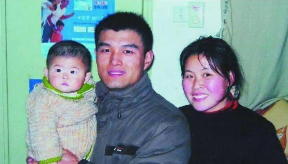 这一年,孟祥斌和叶庆华的女儿孟诗妍刚满三岁,家中经济情况依旧拮据.
