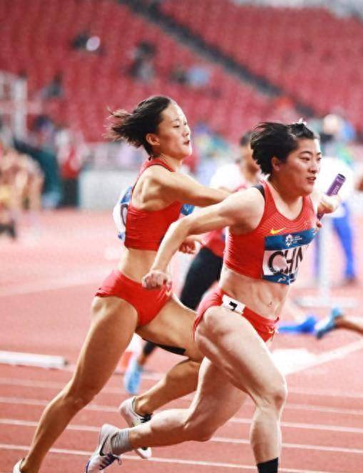 大腿肌肉炸裂的袁琦琦天赋异禀,有望超越葛曼棋成亚洲第一女飞人_短跑