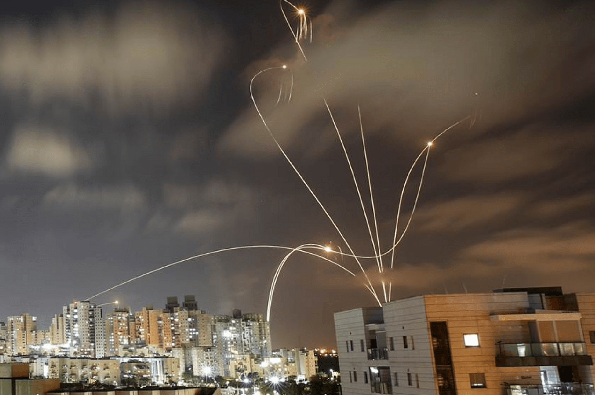 巴以冲突的另一面:哈马斯20分钟狂射5000火箭弹,"铁穹"罩门被破