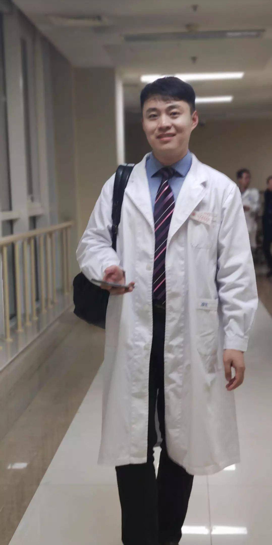 眼科医生陶勇:遭遇暴力伤医事件拿不了手术刀,仍微笑面对世界_陶医生