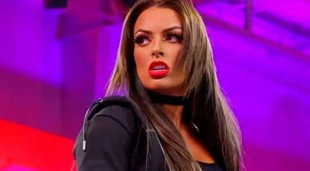 rsn联系了wwe创意团队的成员,询问公司是否有兴趣将曼迪带回.