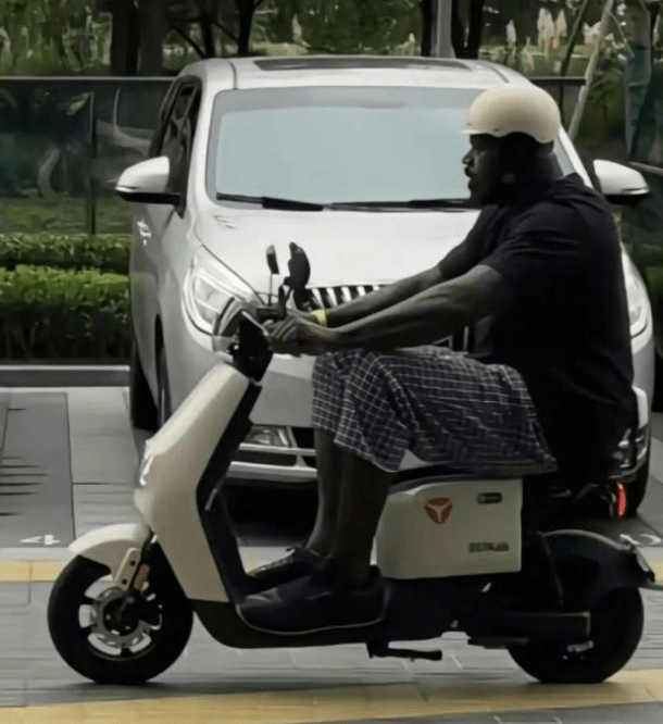 一众网友对奥尼尔的座驾——雅迪电动车表示好奇:究竟是怎样的电动车