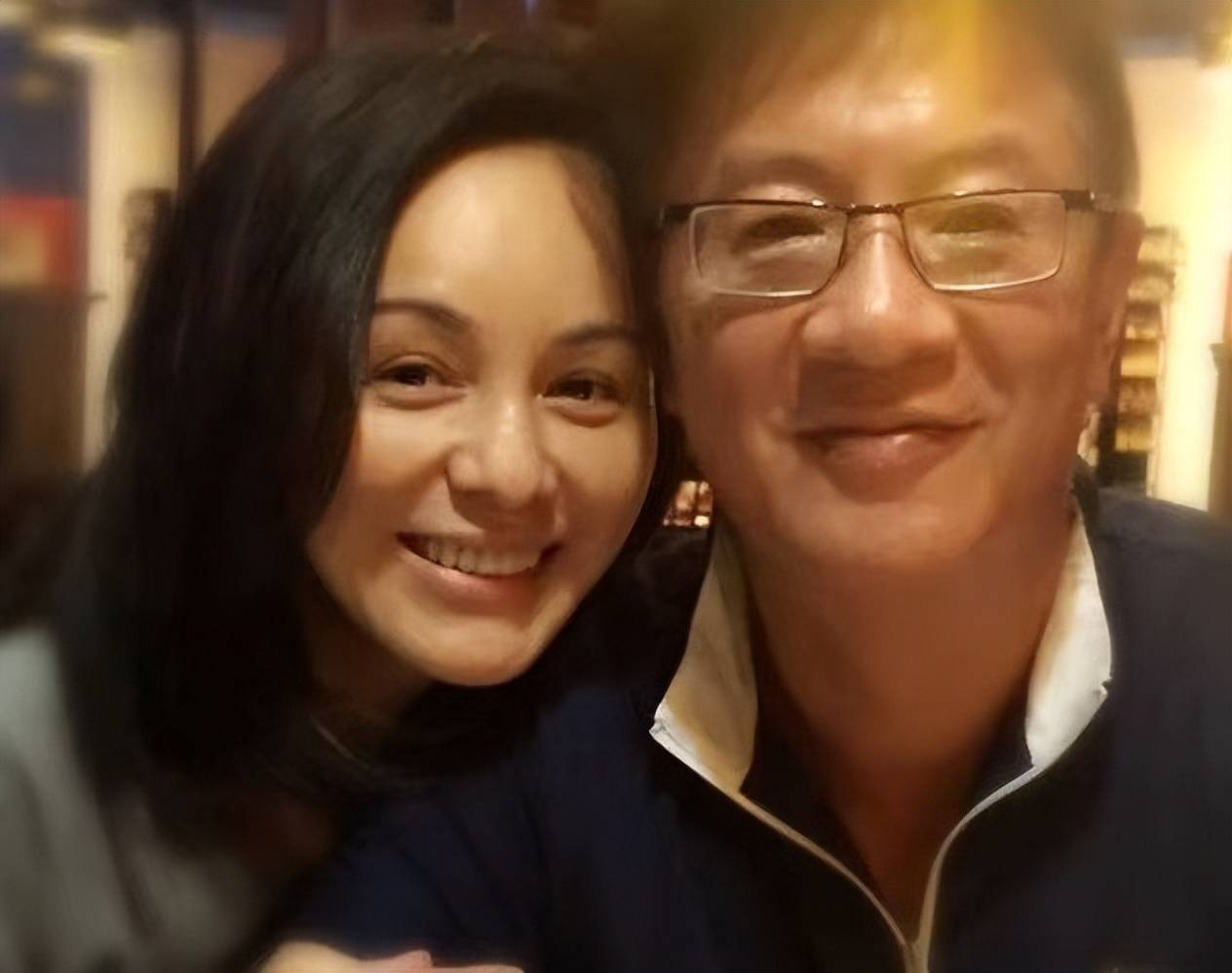 53岁王琳:嫁2任富商丈夫皆遭离婚,如今儿子鼓励她勇敢爱_对方_婚姻