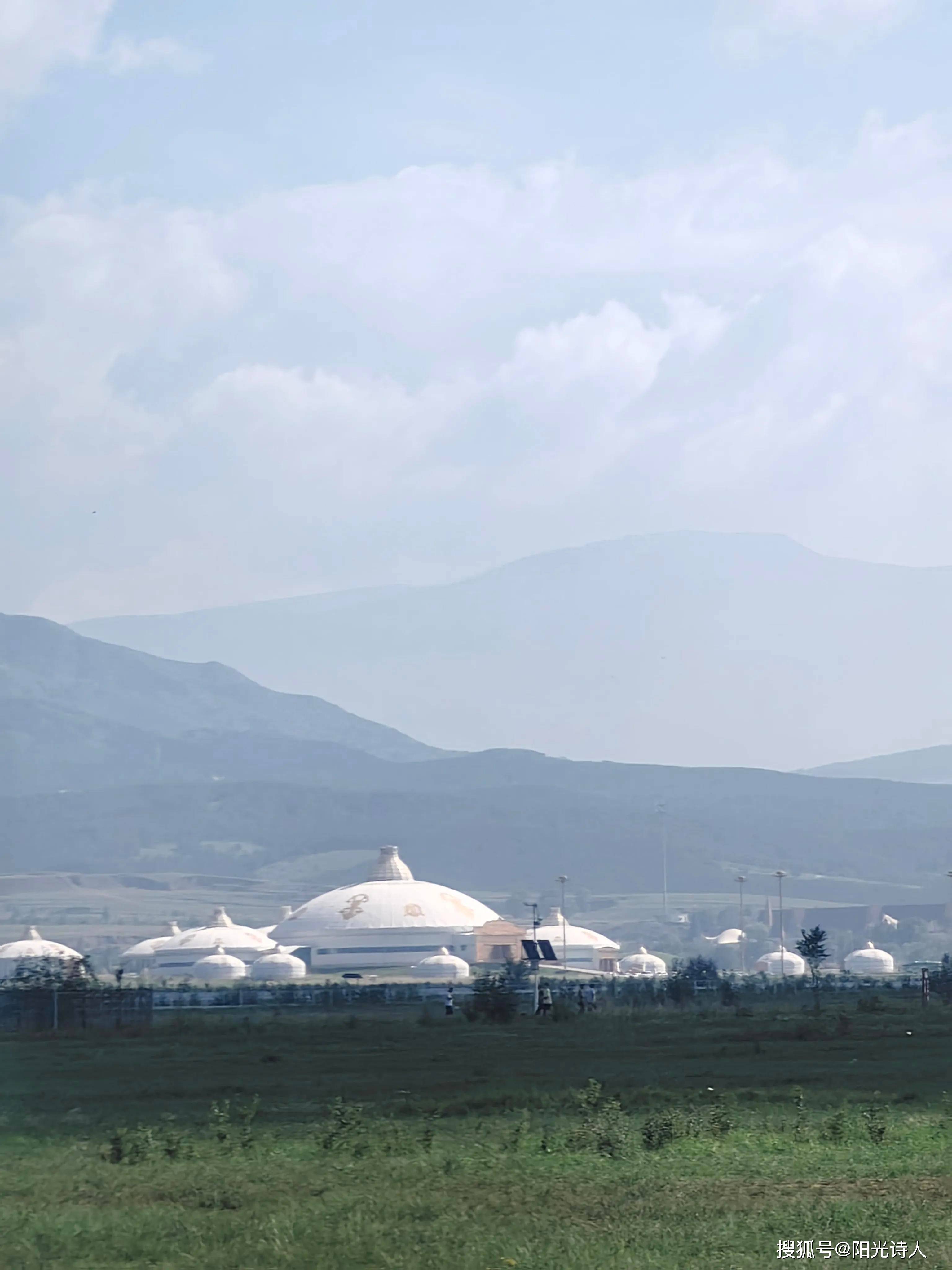 (孙树恒,笔名恒心永在,内蒙古奈曼旗人,中国散文家协会会员,中国金融