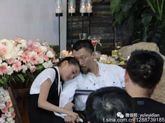 关晓彤自曝童年"想做普通小孩",影响她演戏的还有这位"爸爸"_妈妈