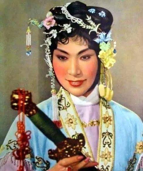 《纺棉花》,倒是有必要复排《尤三姐》_剧目_童芷苓_京剧