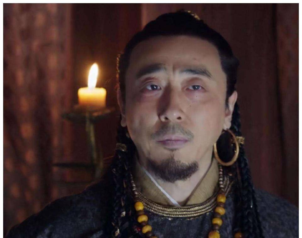 生了耶律宗真后,升为顺圣元妃,她相貌丑陋,因此并不受耶律隆绪的宠爱