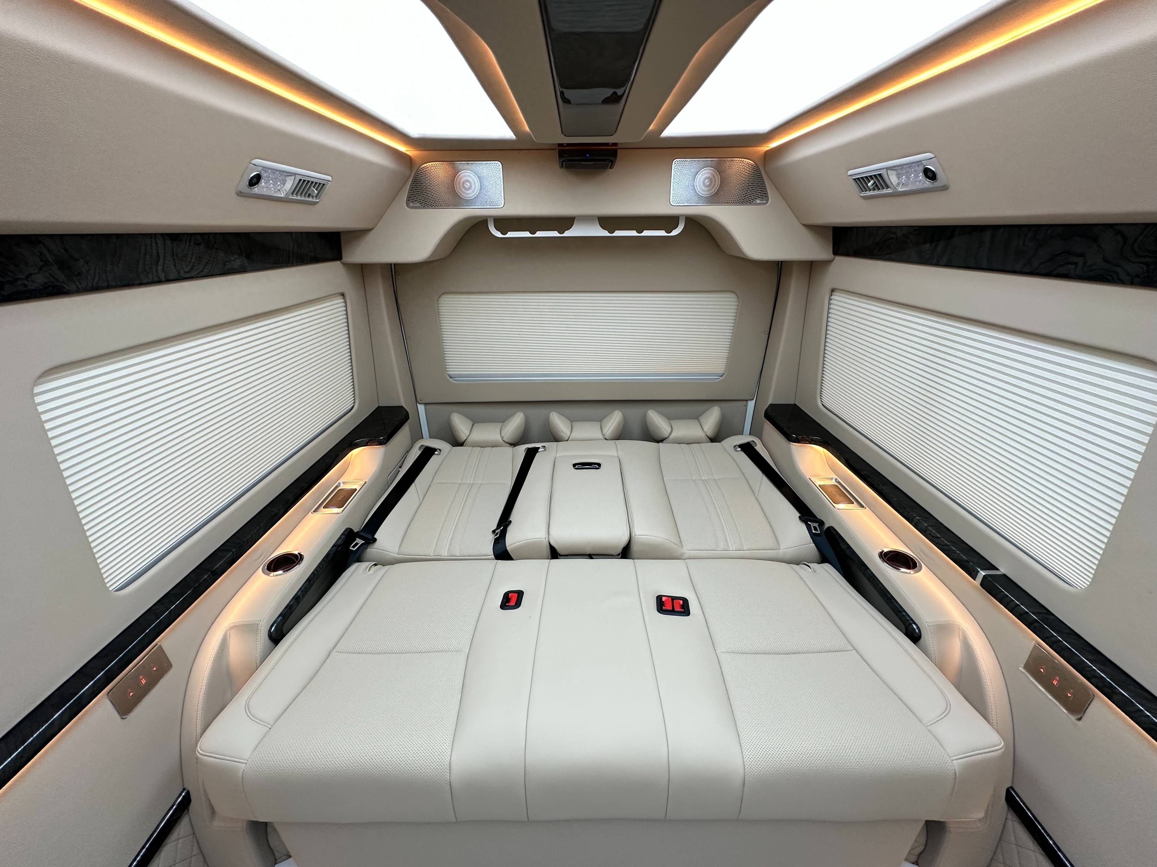 丰田商务车,进口丰田海狮7座米色内饰上海现车分析_搜狐汽车_搜狐网