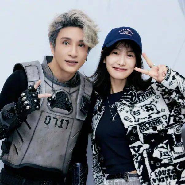 王一博获金鸡奖最佳男配,张婧仪护饼怒怼粉丝,宋茜被骂背刺女性_资本