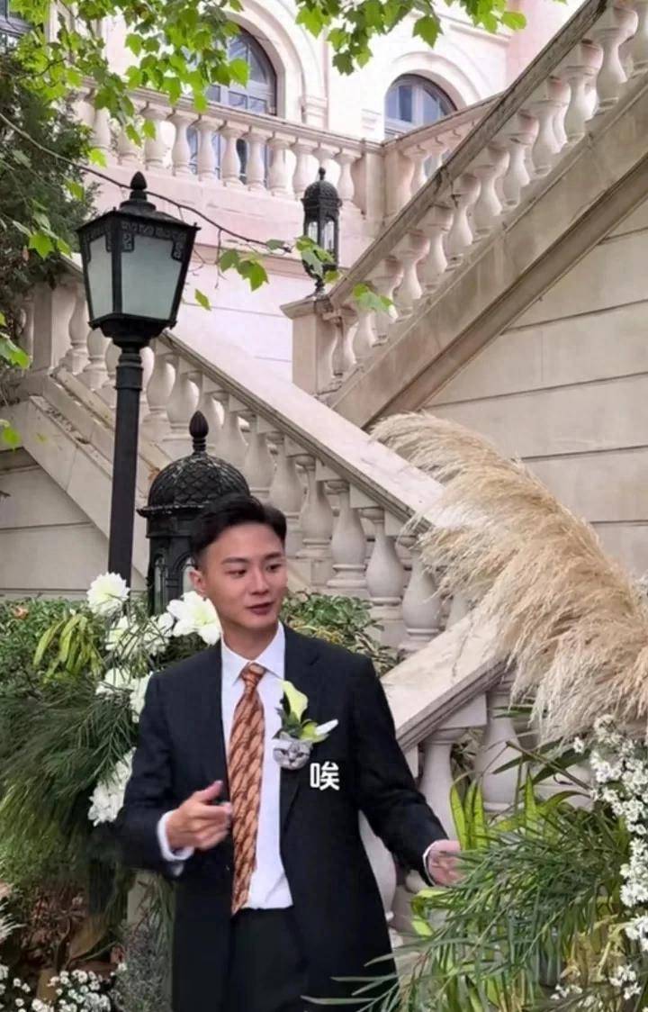 东方天权:曾上《非诚勿扰》相亲,牵手模特但下台便分开有点掉价_生活