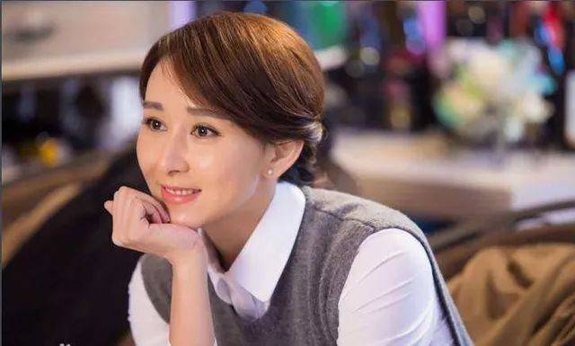 演员胡静:嫁入马来西亚豪门,丈夫为了不和她分房睡,竟割掉扁桃体