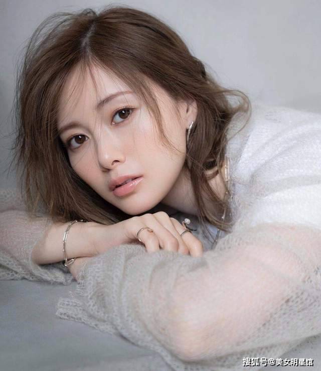 东瀛妹子太a了!29岁白石麻衣,性感优雅美得惊艳!_表演_外貌_女神