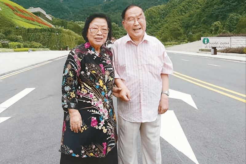 著名歌唱家王昆:与丈夫同年去世,弥留之际终于解开心结_儿子_周巍峙