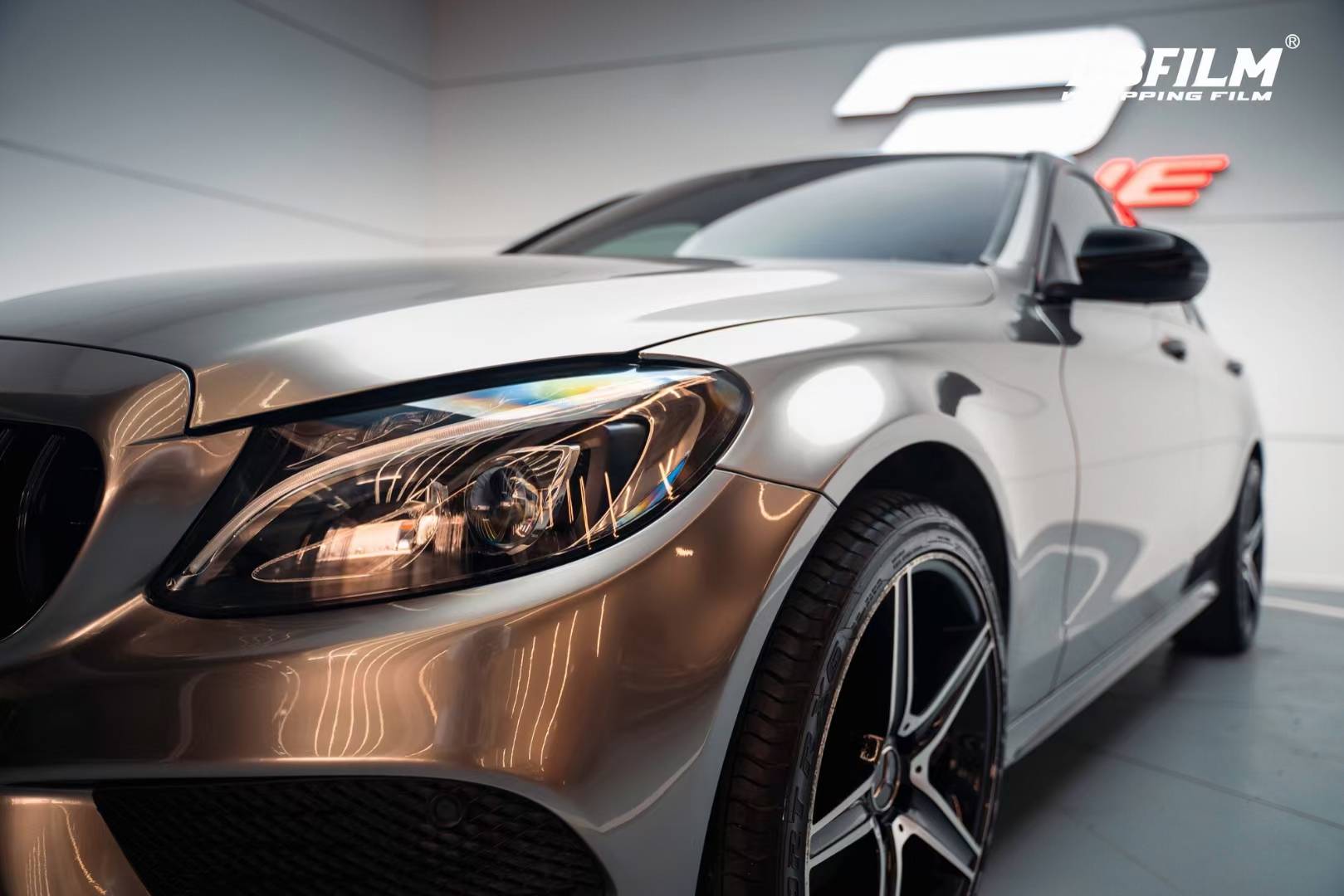 奔驰c200-lb改色膜液态金属银, 时而高冷时而热情