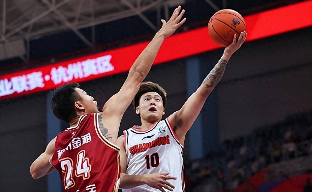 17日晚上,b费公开怀念球王,滕哈赫颜面无存传来新消息_比赛_广东_曼联