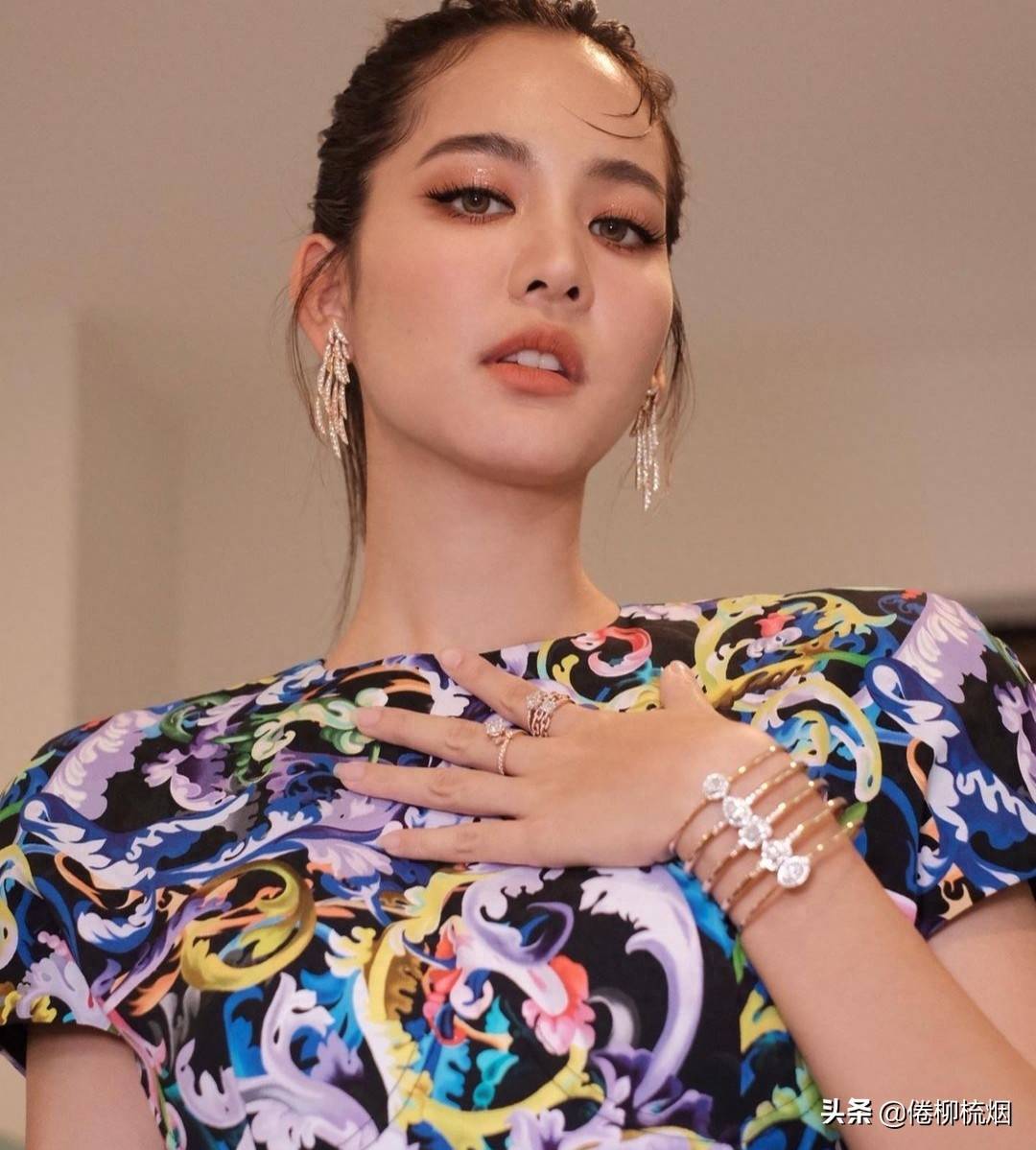 泰星bow在泪水中公开与mik分手细节:他总是说他累了,分手更好些_节目