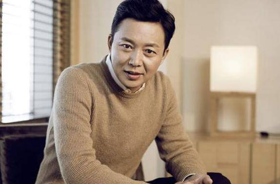 刘奕君:因得罪宋佳消失10年,后靠演反派走红,儿子成最帅星二代