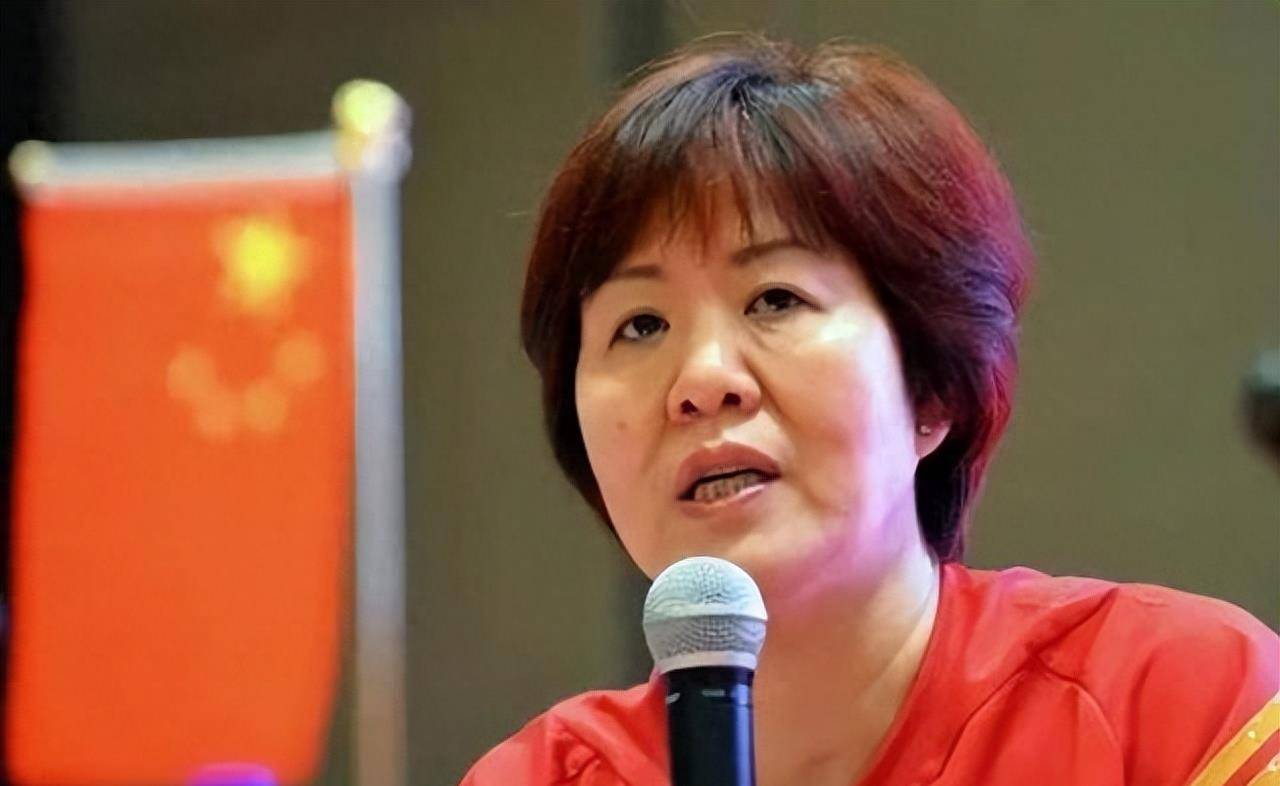中国女排铁榔头郎平与失散的女排天才王怡,背后隐藏着什么故事?