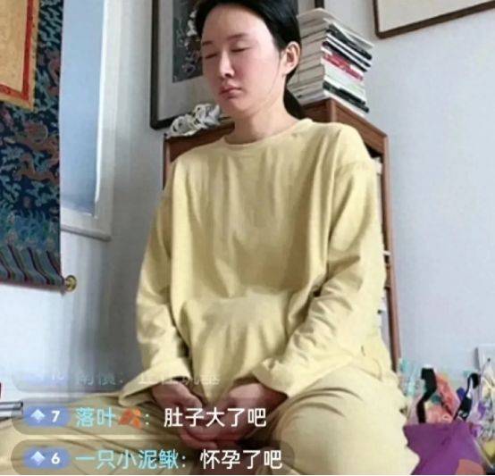 开错直播，杜星霖疑似曝光“三胎”，张纪中老当益壮完成她梦想！