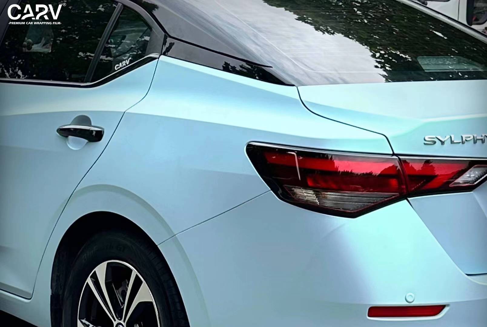 日产轩逸卡孚改色膜白金超哑远峰蓝魅绿,超亮眼的蓝_搜狐汽车_搜狐网