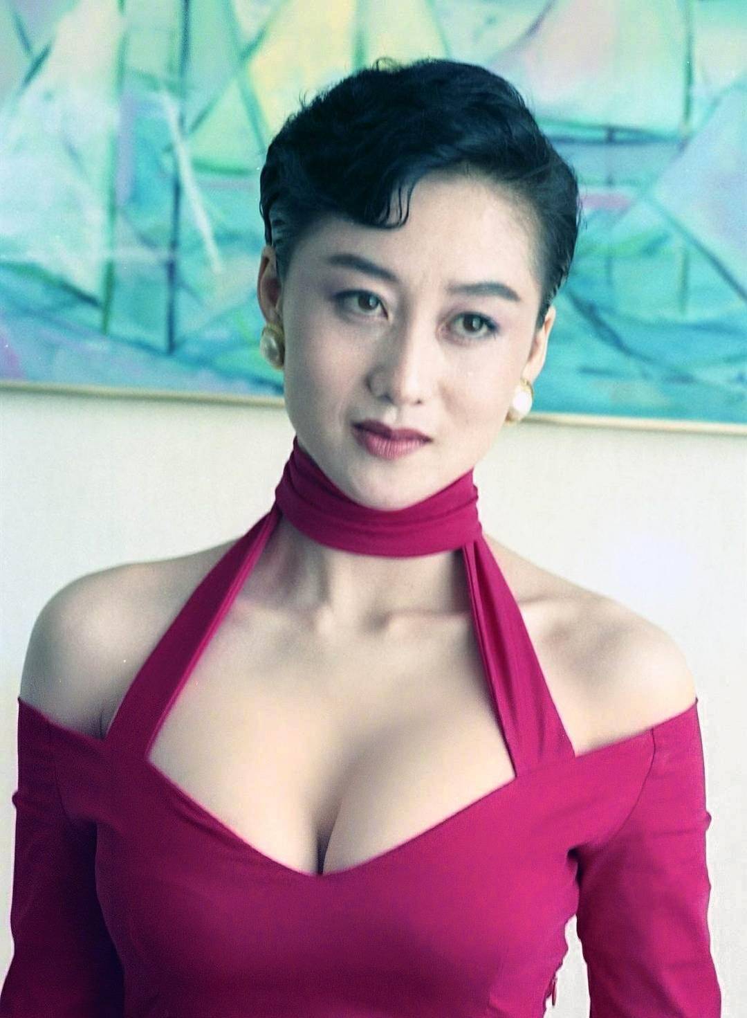 利智 太性感了！利智这逆天的身材，难怪把李连杰迷得神魂颠倒_手机搜狐网