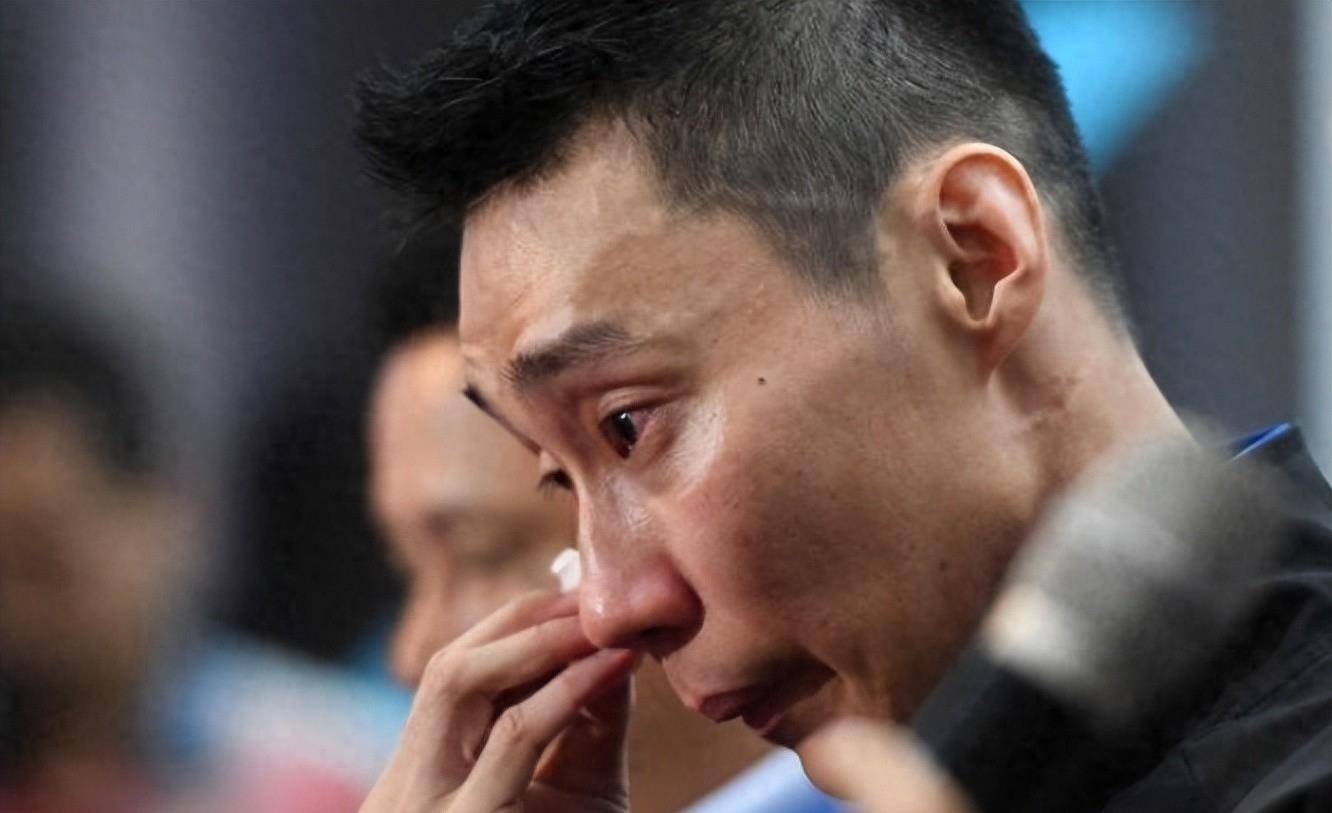 李宗伟抗病路:36岁患病,花费936万续命,电疗33次导致喉咙全烂_病魔