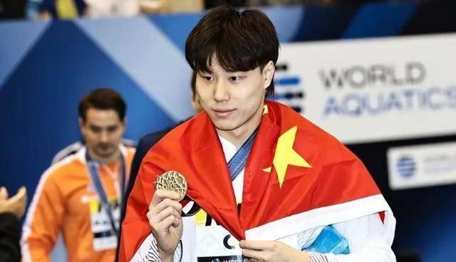 而秦海洋的女友在留言中特别点名cp,怀疑有影射秦海洋和张雨飞.