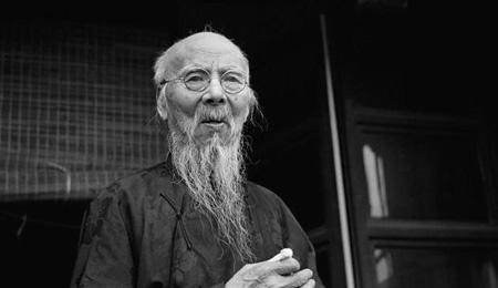 画家,而其中一位画坛泰斗,白石(齐白石)的名字,无疑是闪耀的艺术明珠