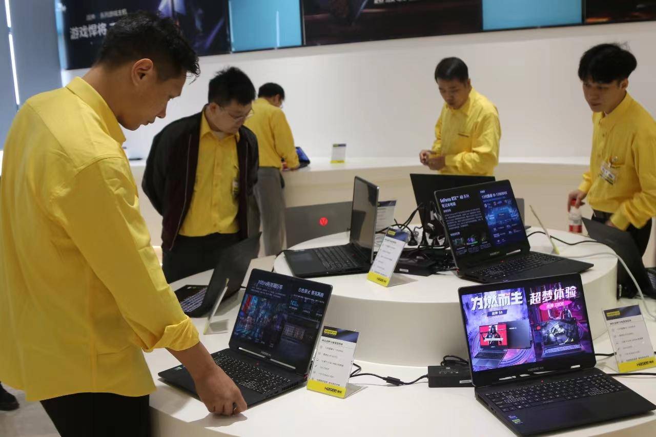 神舟电脑:携手共进,共创辉煌的品牌强化之旅