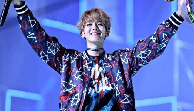 exo大部分队友吴世勋,金钟仁等等都是当了几年练习生的耀眼人物,队长