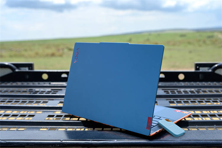 处理视频剪辑和raw格式的文件处理,还能通过闪迪存储地带应用程序释