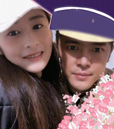 付辛博一家为女儿庆生,3岁小月亮身高猛蹿,90斤颖儿抱不动她_照片