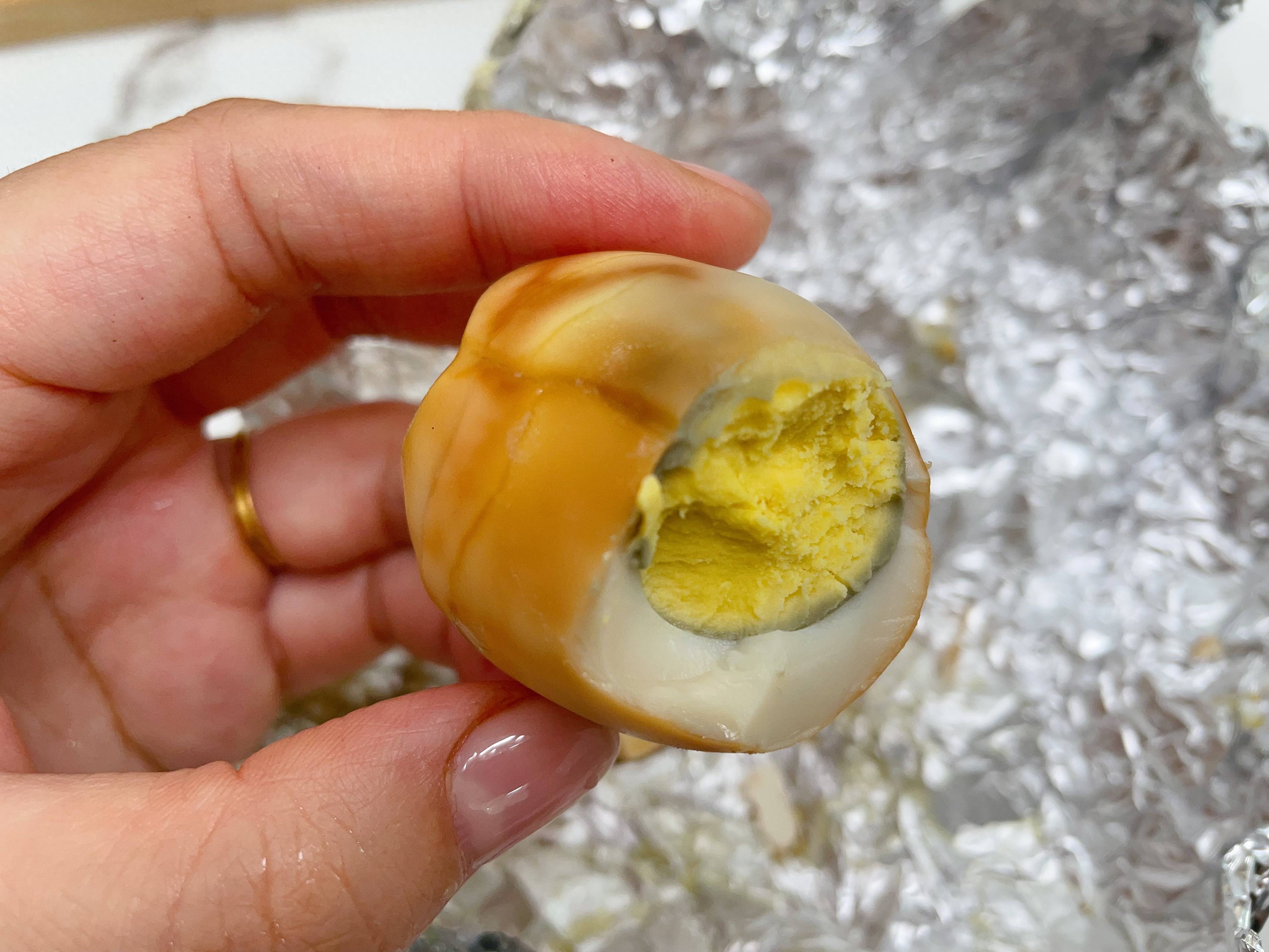 试试这个盐烤鸡蛋,特别入味,越嚼越香_加点_五香粉_做法