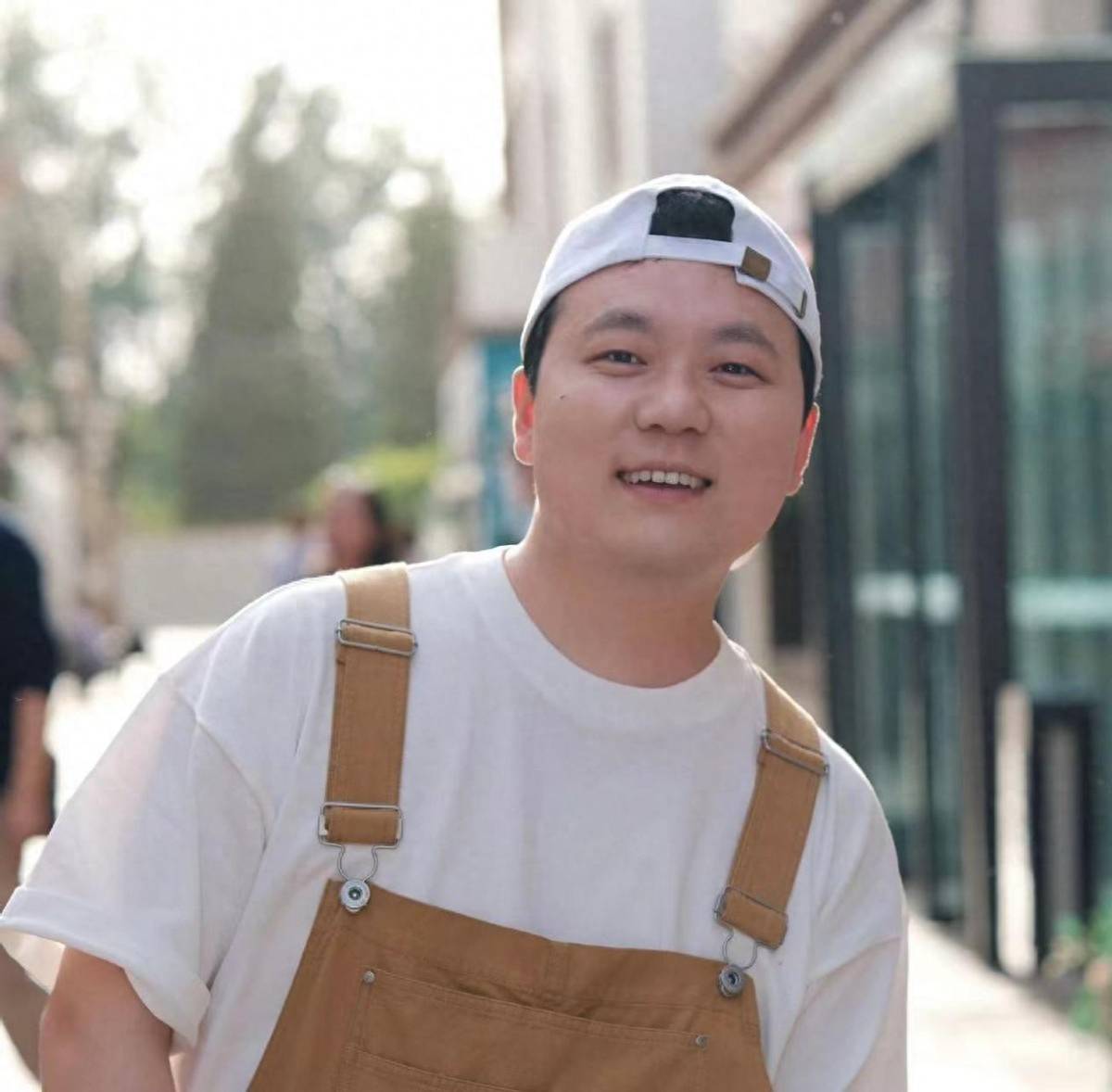 三剧连播,他演完《为有暗香来》又演《田耕纪》,居然认不出来_向夏_李