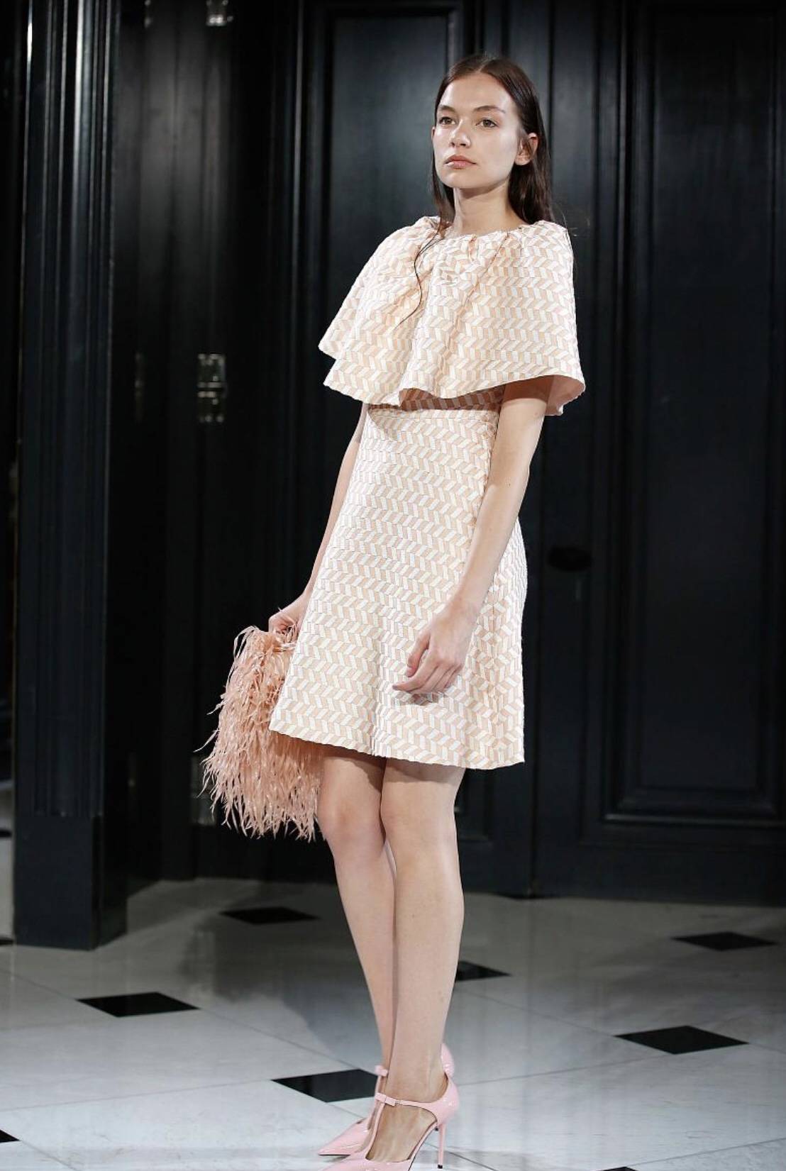 小香风的百级搭配,知性,优雅又简约的特点,非常适合都市女性_经典