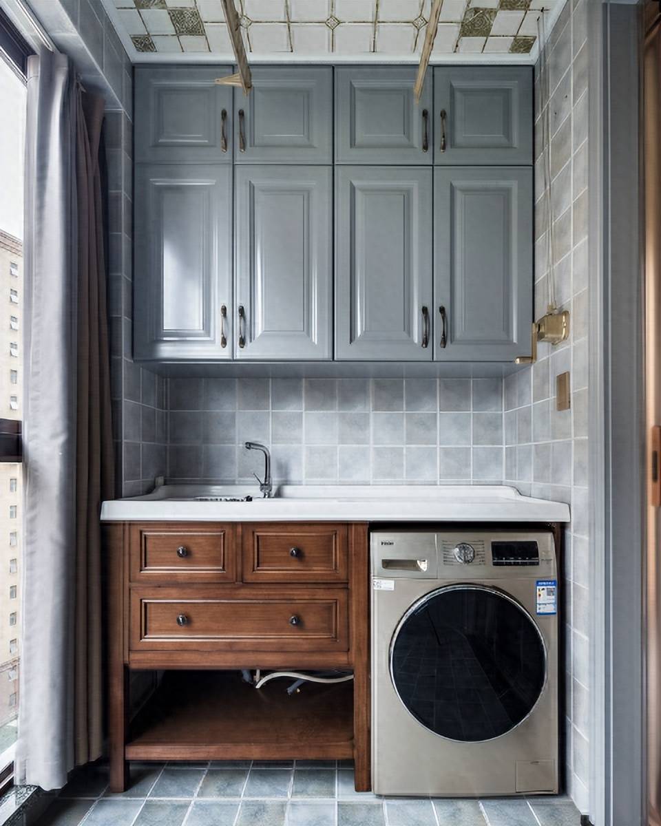 阳台洗衣柜这样设计,实用又美观,老婆看了直夸新房要跟着学_案例_空间