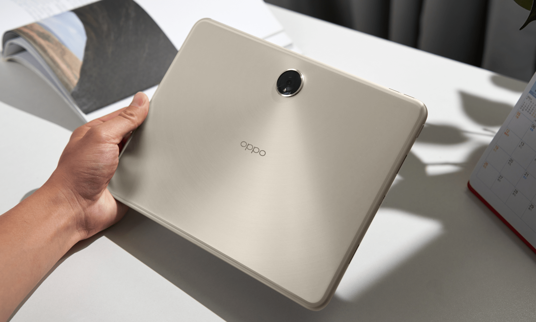 综合来看,oppo pad 2的7:5比例屏幕,5g通信共享的体验相当突出,性能