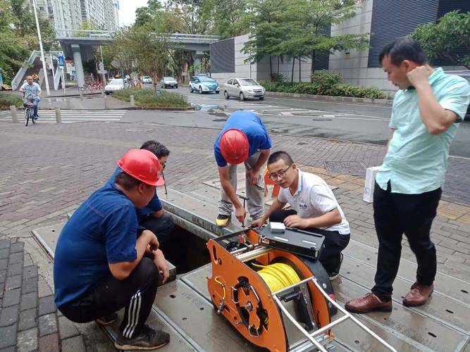 南京市雨花台区板桥镇应用水下智能机器人检测市政管网:科技助力_管道