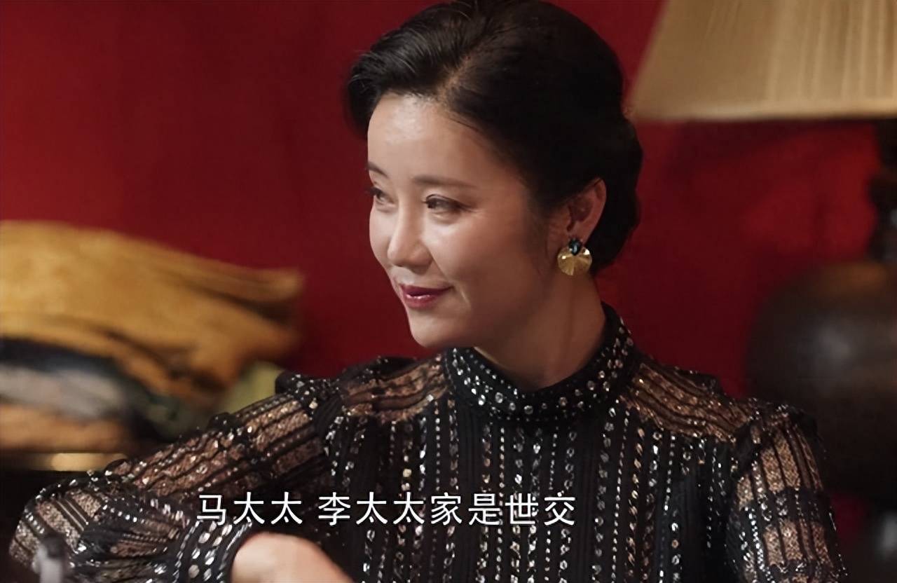 同是中戏96班八大金钗,把章子怡和胡静放在一起,差距就出来了_秦海璐