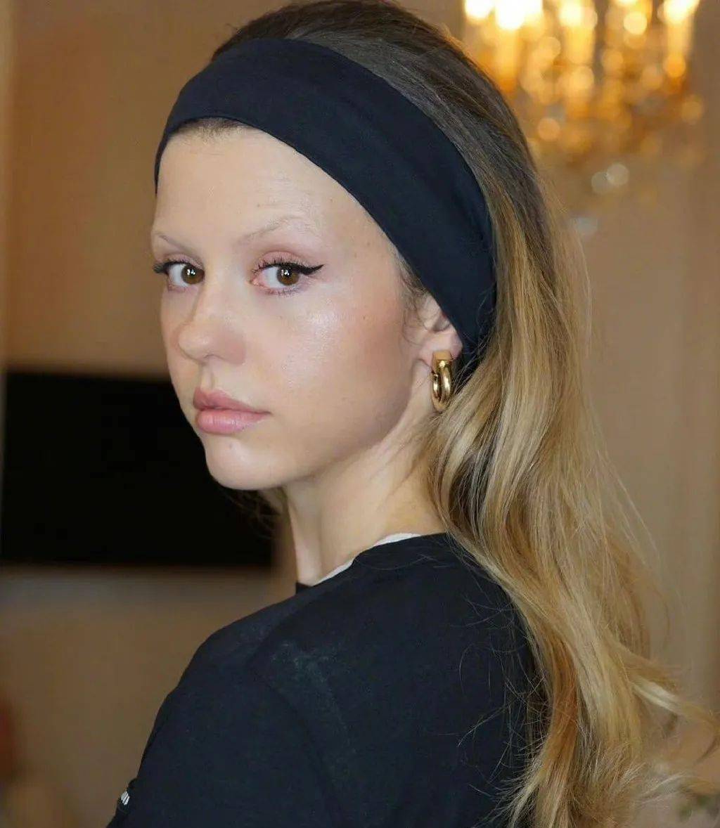 米娅_角色_女孩