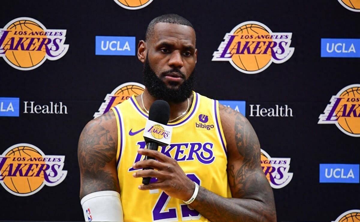 詹姆斯的第21年:期待依旧,传奇继续_赛季_湖人队_篮球