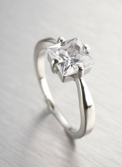 dr钻戒:耀眼的星星_营销公司_品牌_转型