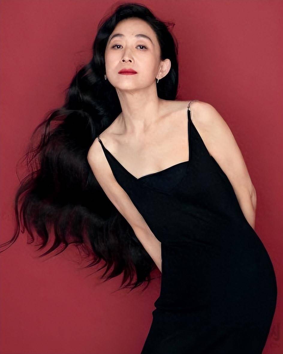 "娱圈异类"高龄女明星,20年不吃米饭,和亲哥不婚不育相伴终生_陈瑾