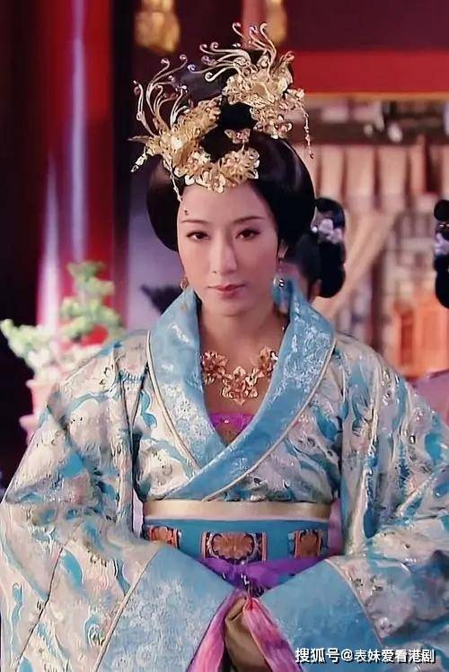 就是和我们刘诗诗合拍的《风中奇缘》了,在里面饰演大美人"秦湘"