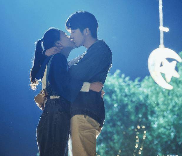 棠雪室友随身携带的物件,瞬间火遍全网,被00后用来"惩罚"男友_吴倩